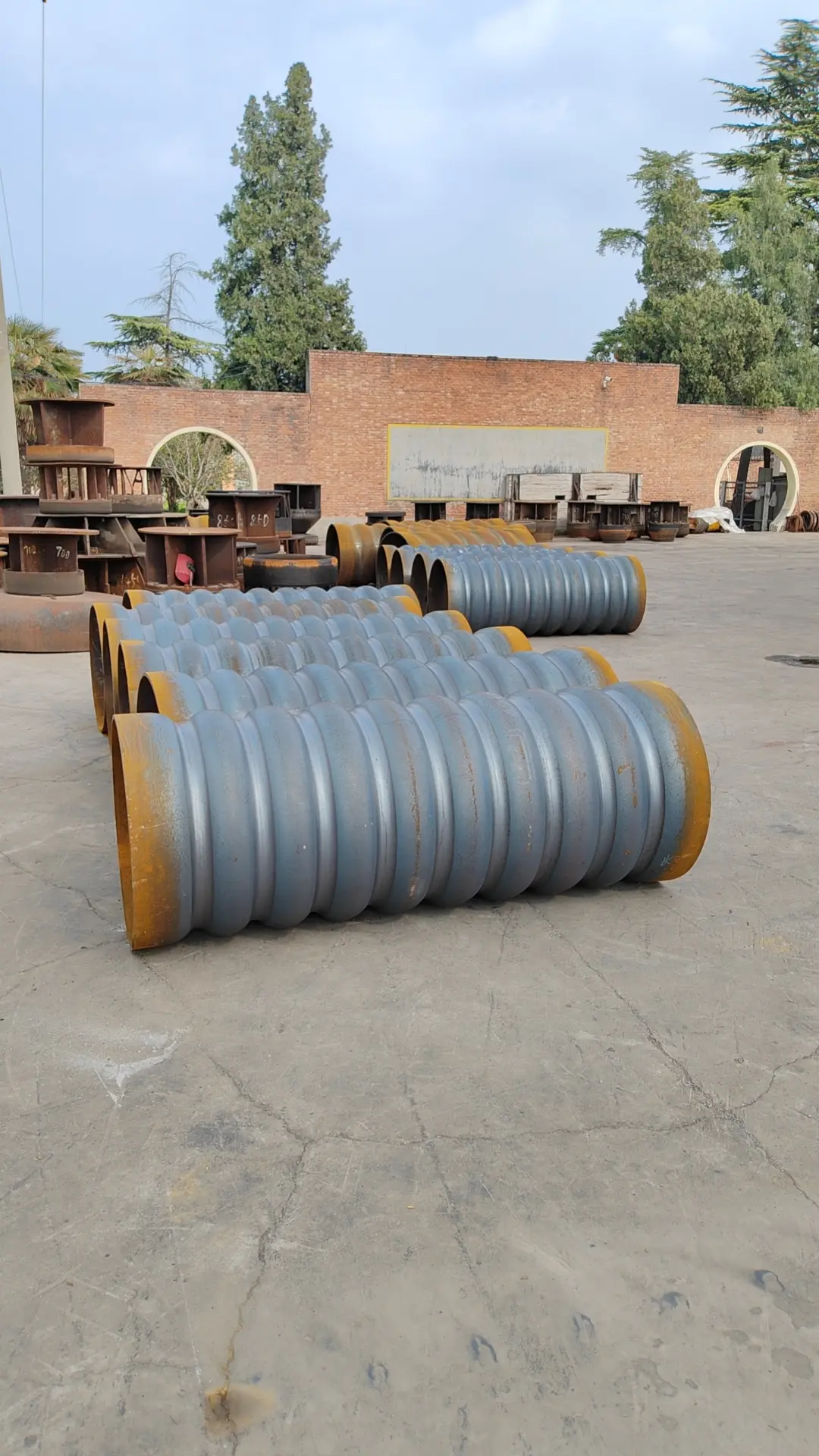 Corrugated furnace pipe for steam boiler